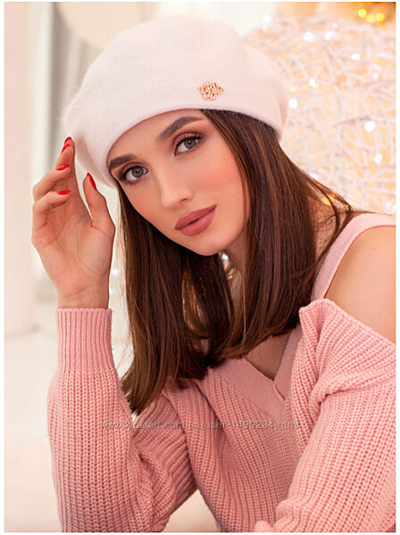 Берет вязаный женский из ангоры Герда белый