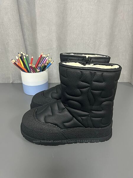 Стильні чобітки на замочку