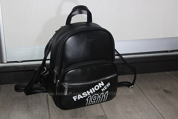 Стильний, красивий жіночий рюкзак можна носити як сумку.