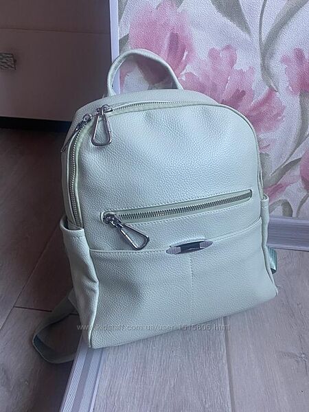 Якісний, новий рюкзак.