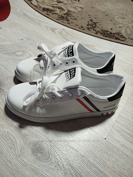 Кросівки чоловічі