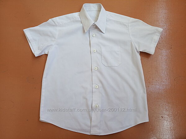 Дитяча біла сорочка з коротким рукавом на хлопчика 104-110 см