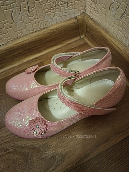 Туфли нарядные розовые 32 размер 