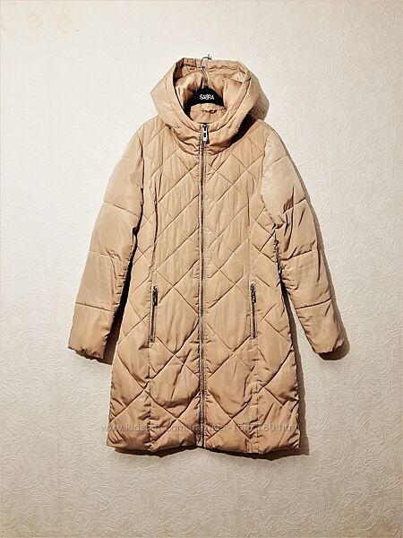 Reserved брендовое пальто стёганное бежевое зима/демисезон с капюшоном