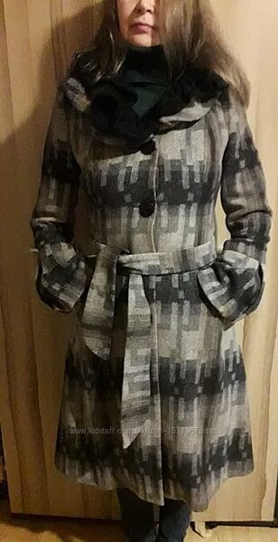 добротне шерстяне пальто
