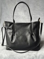 Шкіряна чорна містка сумка Simonetta, Італія