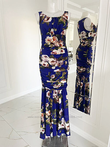 Довга сукня Dolce Gabbana в наявності