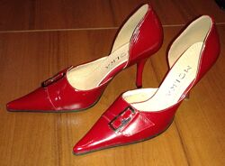 Продам елегантні жіночі туфлі MOLKA