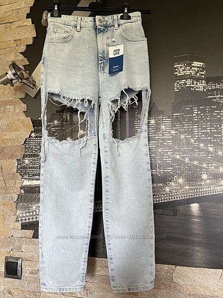 Стильні жіночі джинси денім з рваностями Bershka
