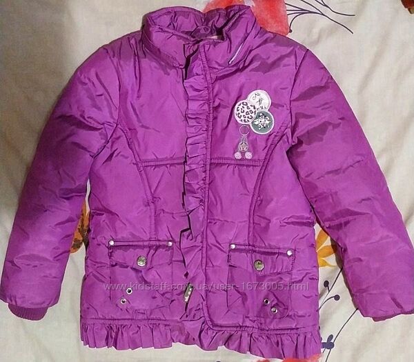 Демисезонная курточка на девочку 4-5 лет