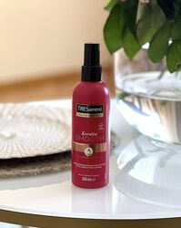 Кератиновий спрей для волосся TRESemme Keratin Smooth Heat Protect Spray