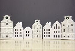 Декоративный подсвечник, керамический подсвечник домик