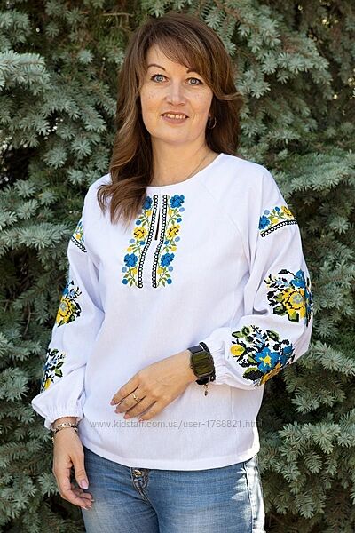 Вишиванки лляні в різних кольорах