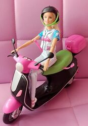 Скутер со шлемом для кукол формата барби