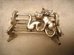 винтажная брошь AJC