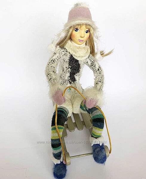 Авторская кукла- Девочка на санках дарвин 30 см
