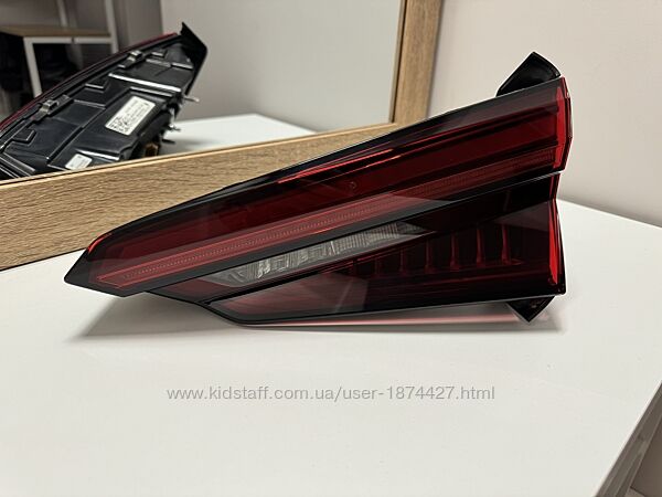 Задний левый правый фонарь стоп в крышку багажника Audi A5 USA dinamic