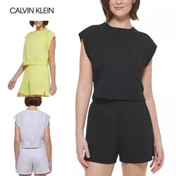 Продам жіночий костюм Calvin Klein 