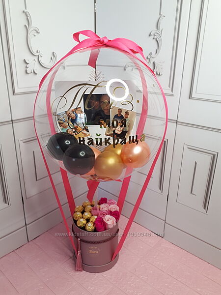 Подарункова коробка з цукерками та квітами з великим шаром та фото