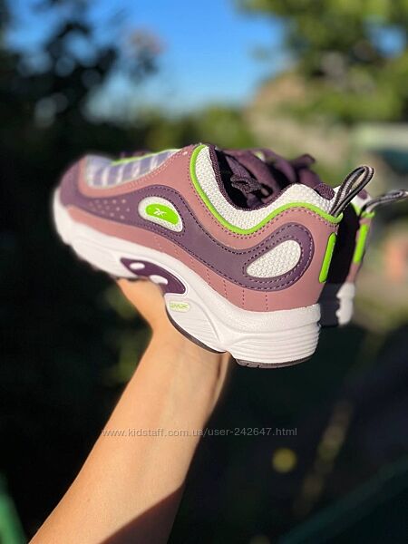 В наявності кросівки Reebok Шкіра -38,5