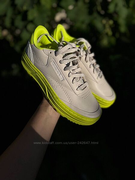 В наявності кросівки Reebok Шкіра -38