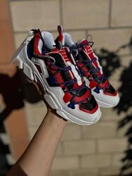 В наявності  Tommy Hilfiger -38-39p. Устілка 25см.