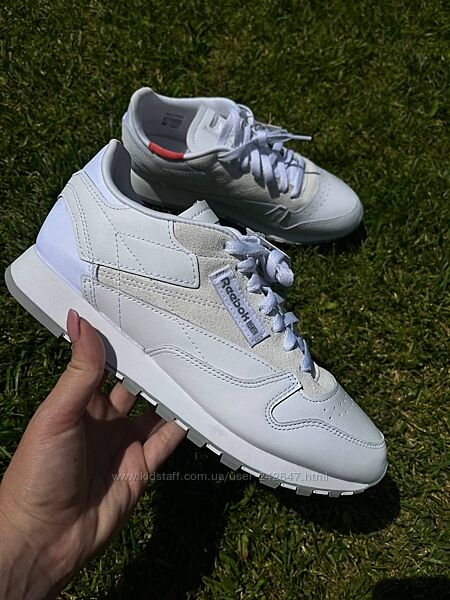 В наявності  шкіряні кросівки Reebok 40-40,5p. 