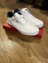В наявності  кеди LEVIS - 42,  42,5,  43, 44, 45p.