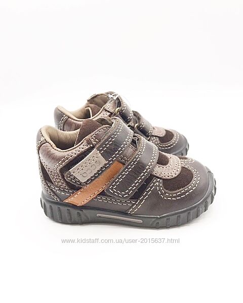 Оригінальні дитячі черевики Ecco