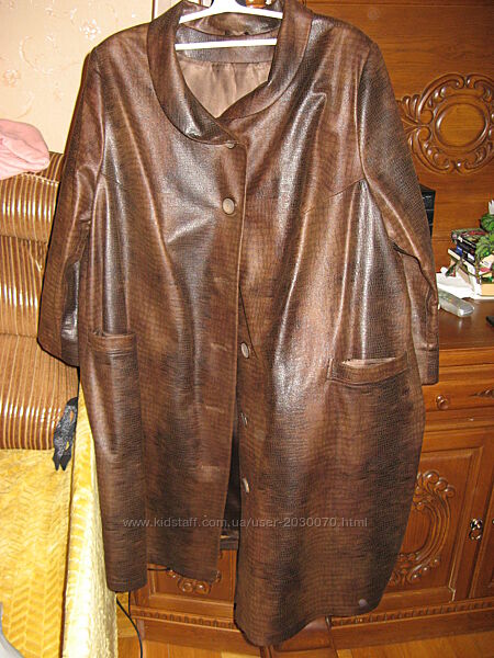 жіночий плащ-пальто 70розмір /вживаний