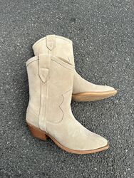 #3: Бежеві замшеві 