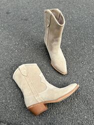 #6: Бежеві замшеві 