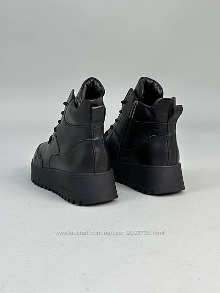 Кросівки жіночі шкіряні зимові чорні Артикул 9415
