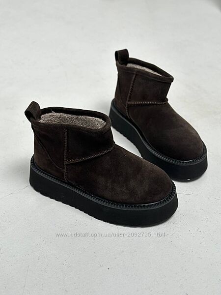 Уггі жіночі замшеві шоколадного кольору на чорній підошві Артикул 5717 