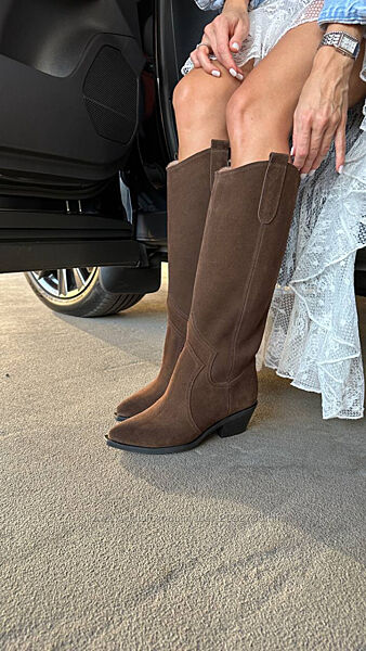 Чоботи казаки жіночі замшеві шоколадні демісезонні Артикул 4903 новинка