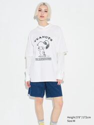 Uniqlo біла осіння  цупка  футболка з Снупі оверсайз 