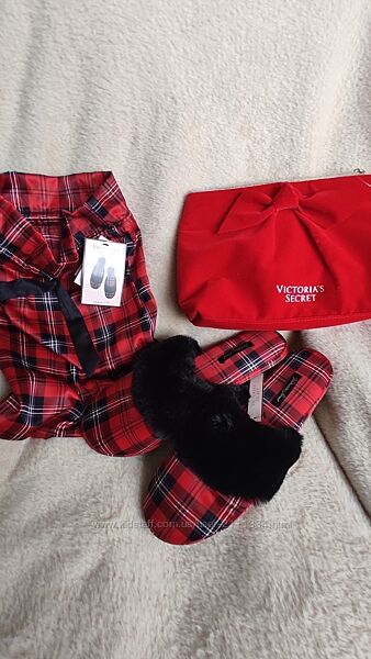Тапочки и сумочка от Victorias Secret 