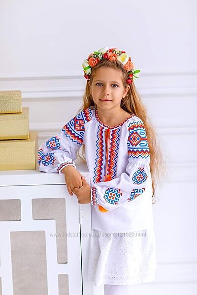 Сучасна сорочка вишиванка для дівчинки