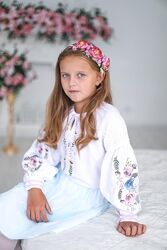 Сучасна біла сорочка вишиванка для дівчинки 