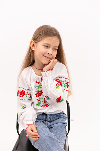 Традиційна сорочка вишиванка для дівчинки калина 