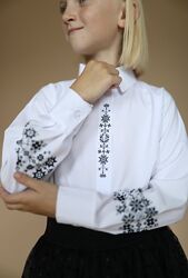 Шкільна патріотична блуза вишиванка для дівчинки 