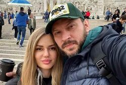 Он и Она Марк Бартон