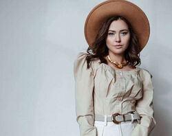 Женское позирование классическое Полина Дятлова