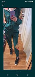 Женский спортивный костюм 