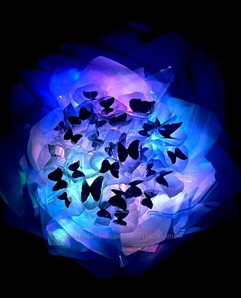 Букет голубой из бабочек с подсветкой.