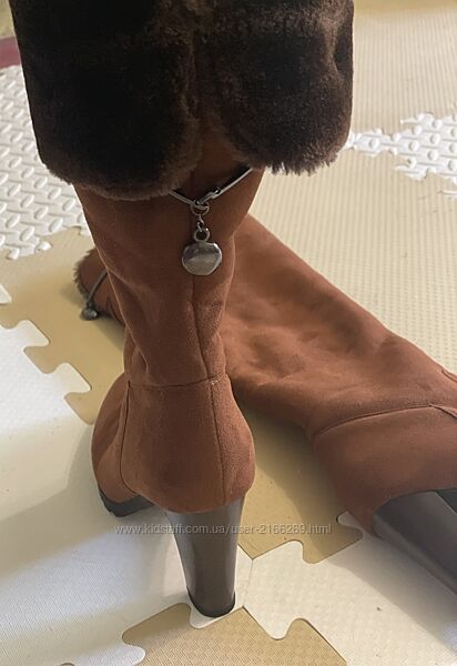 Стильні теплі сапожки