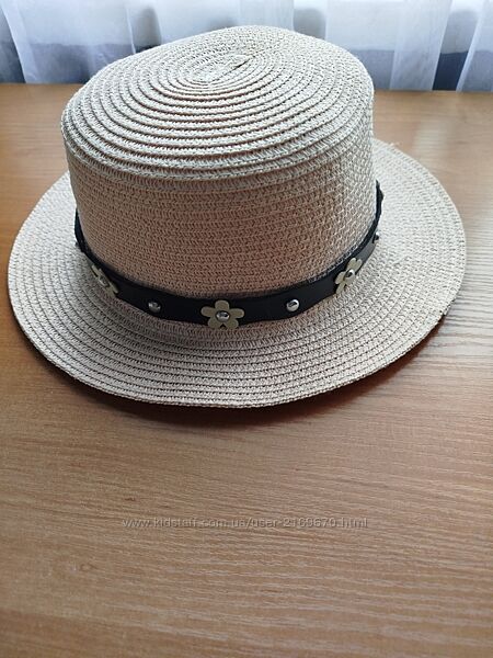 Капелюх на літо