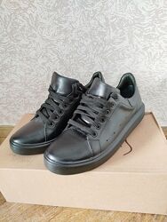 Шкіряні жіночі кросівки