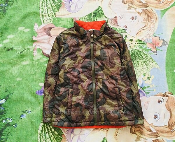 5 рок. Primark демі куртка на флісі. Застібка - блискавка, з захистом при з