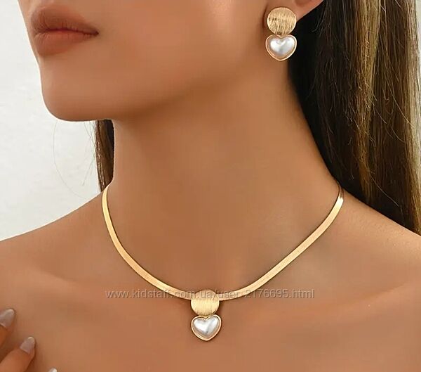 Набір прикрас. Біжутерія